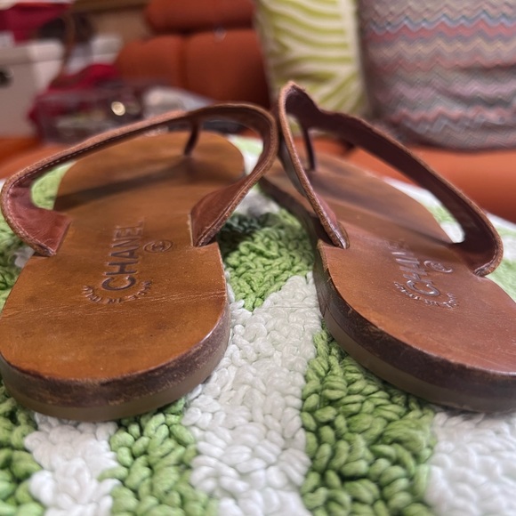 Pre owned Authentic Chanel Interlocking CC Logo Leather Flip Flops - Picture 8 of 12
